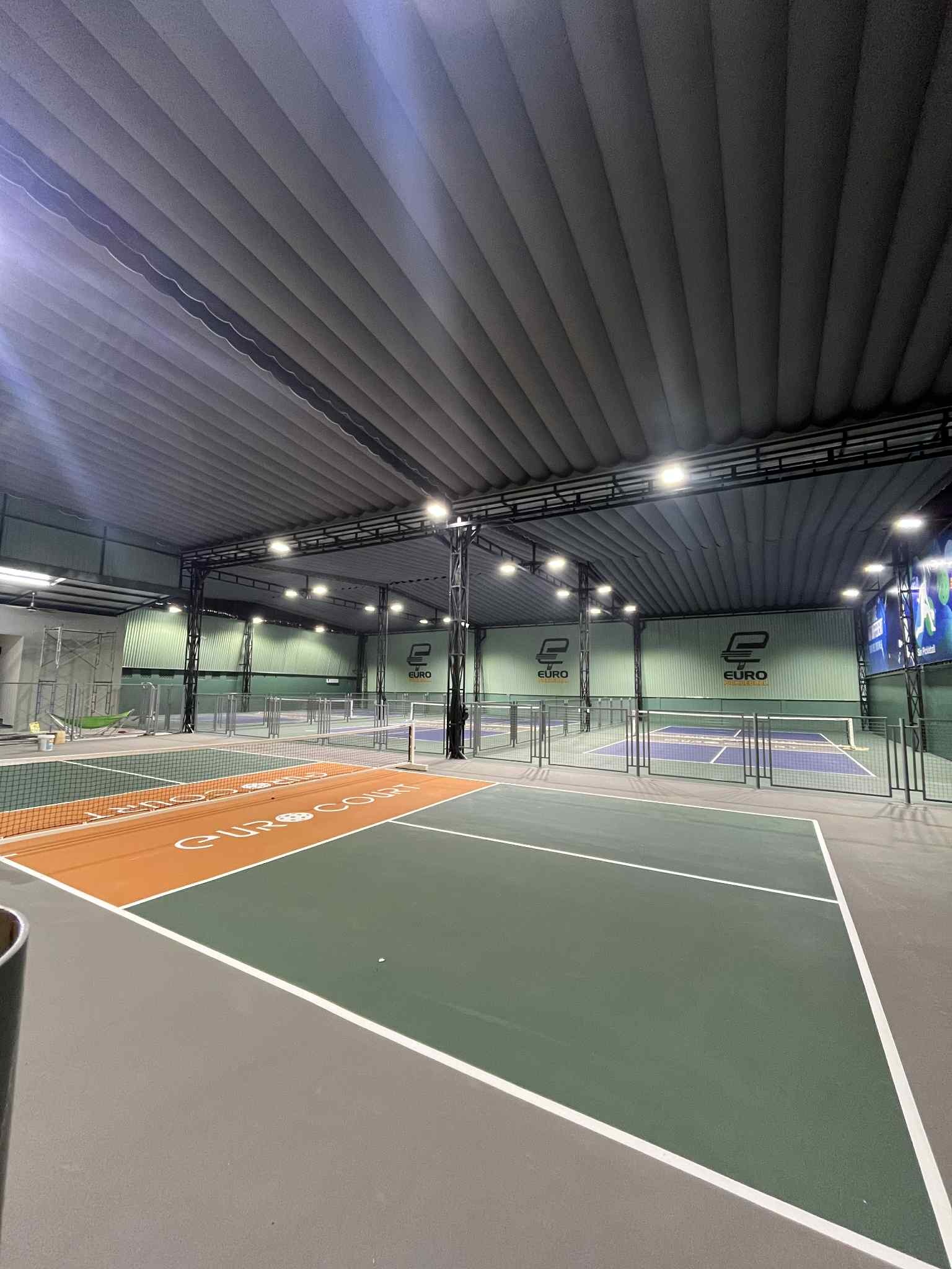 Sân chơi ban đêm