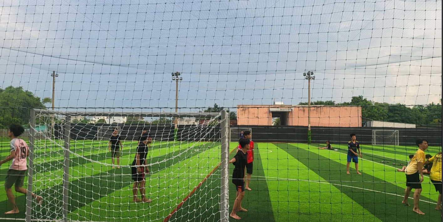 đèn sân bóng đá